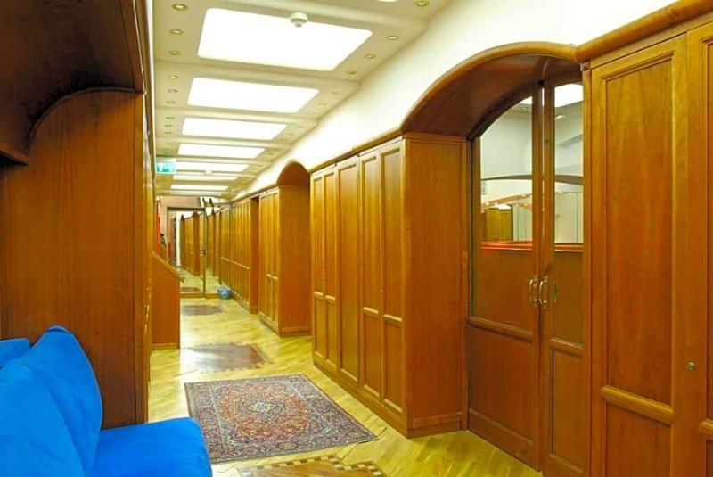 Hotel Iris image