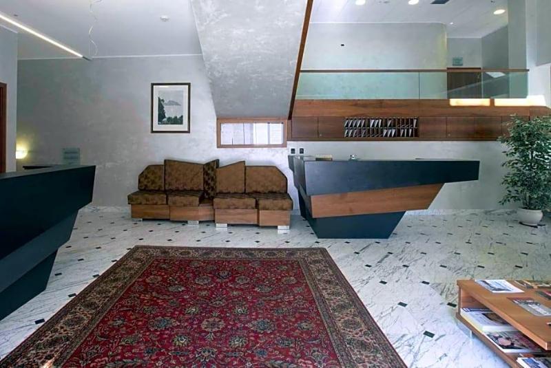 Hotel Iris image