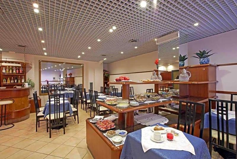 Hotel Iris image