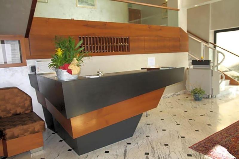 Hotel Iris image