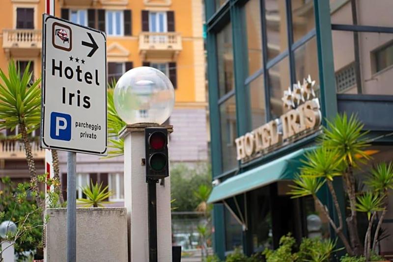 Hotel Iris image