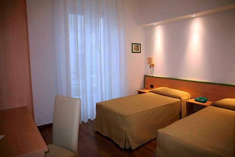 Hotel Iris image