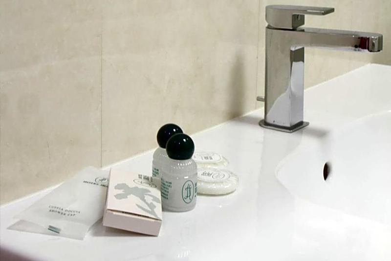 Hotel Iris image