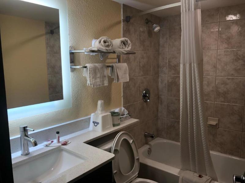 Days Inn By Wyndham Grove City Columbus South image
