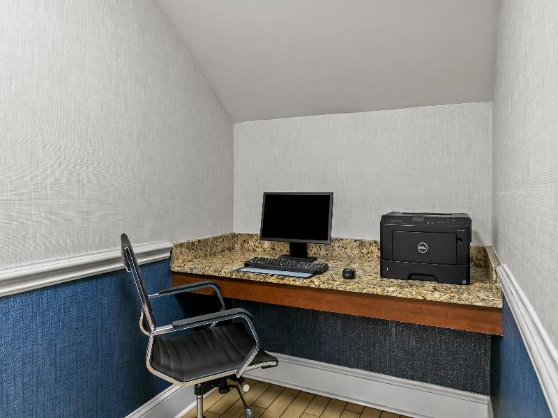 Comfort Inn & Suites Greenwood Near University image