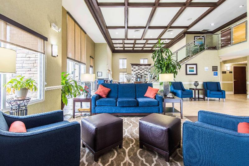 Comfort Inn & Suites Greenwood Near University image