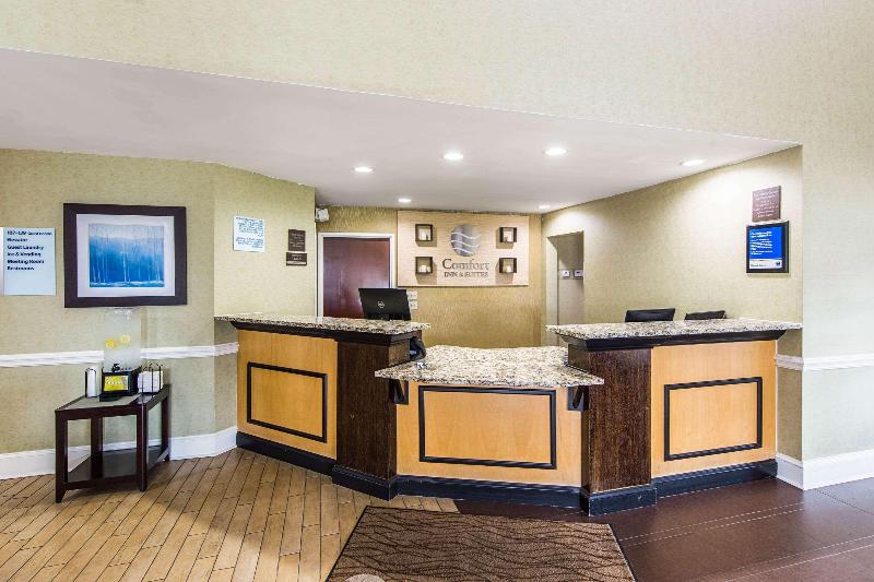 Comfort Inn & Suites Greenwood Near University image