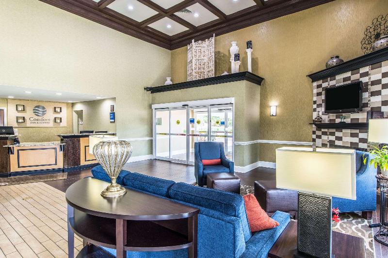 Comfort Inn & Suites Greenwood Near University image