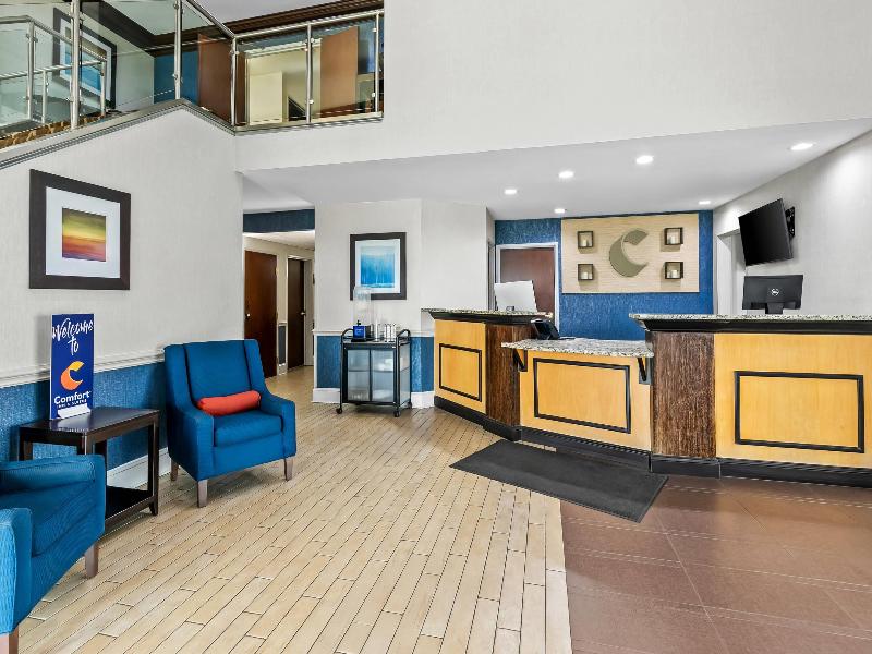 Comfort Inn & Suites Greenwood Near University image