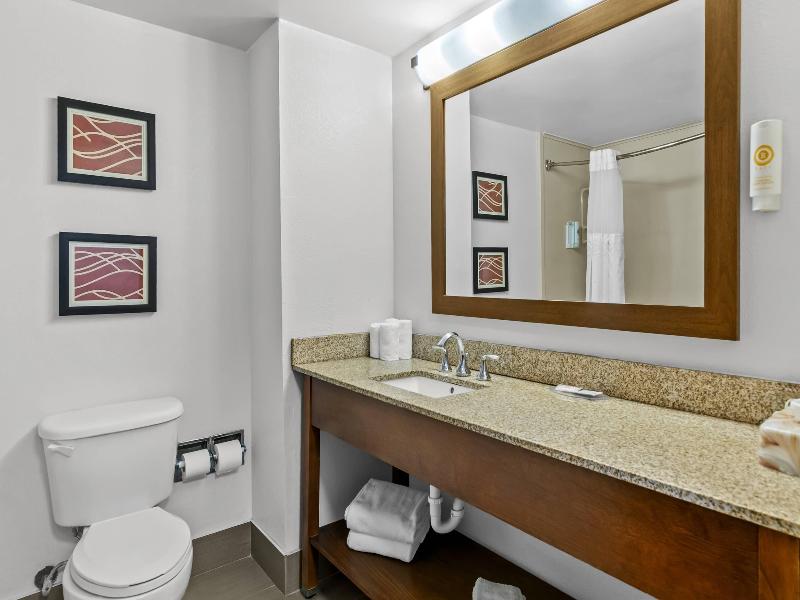 Comfort Inn & Suites Greenwood Near University image