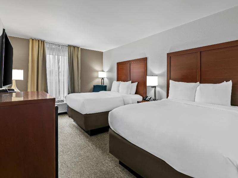 Comfort Inn & Suites Greenwood Near University image