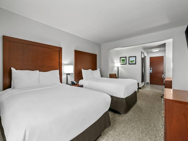 Comfort Inn & Suites Greenwood Near University image