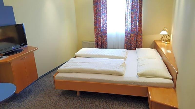 Hotel CenterCourt image