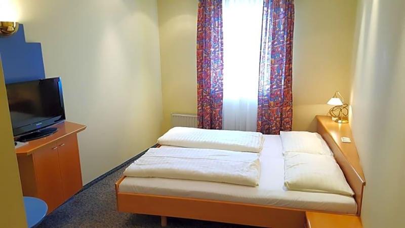 Hotel CenterCourt image