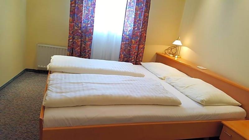 Hotel CenterCourt image