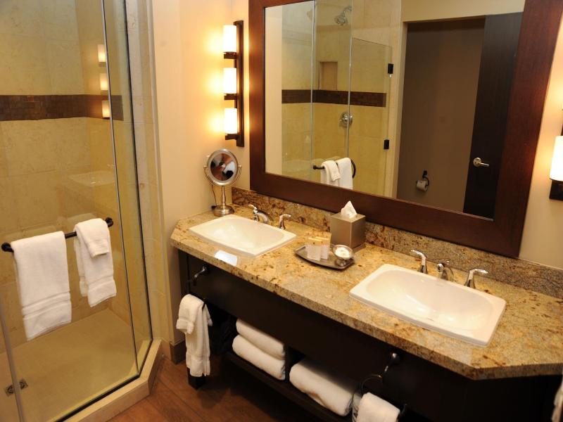 Twin Arrows Navajo Casino Resort image