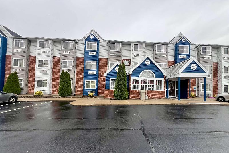 Microtel Inn & Suites By Wyndham Georgetown image