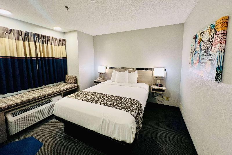 Microtel Inn & Suites By Wyndham Georgetown image