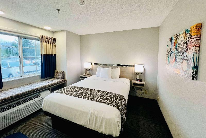 Microtel Inn & Suites By Wyndham Georgetown image