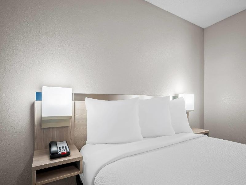 DOUBLE QUEEN SIZE BED