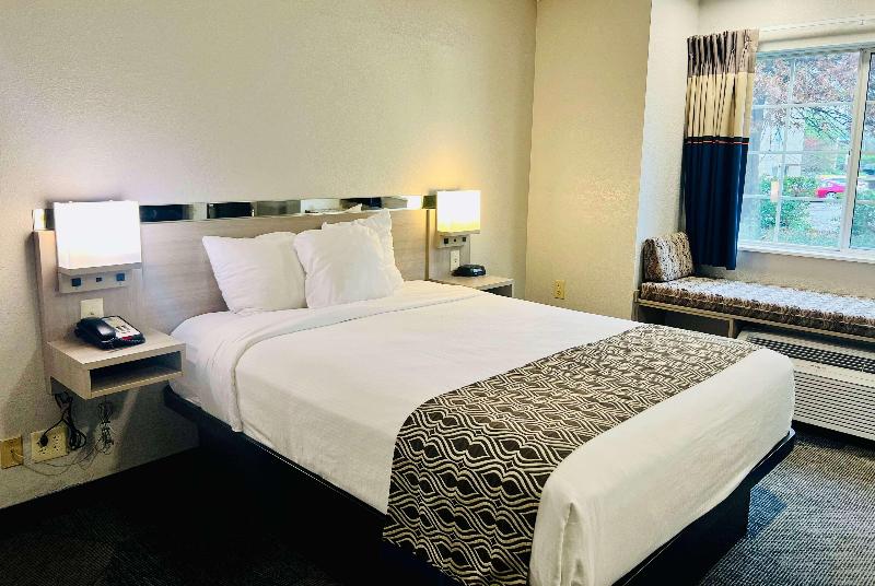 Microtel Inn & Suites By Wyndham Georgetown image