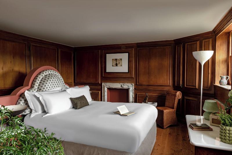 Cowley Manor image
