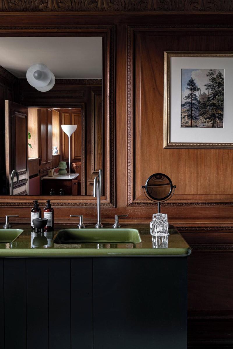 Cowley Manor image
