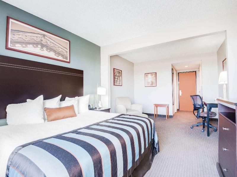 Wingate By Wyndham Gillette image