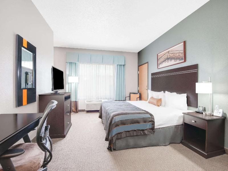 Wingate By Wyndham Gillette image
