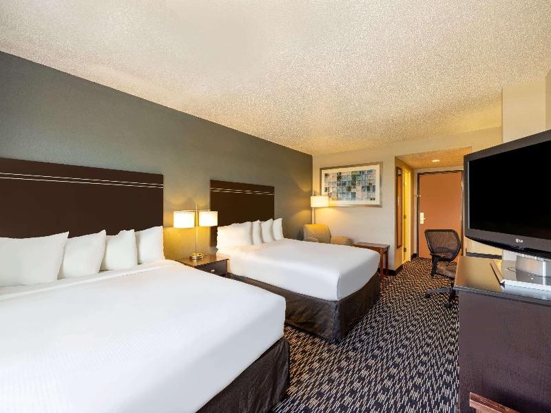 Wingate By Wyndham Gillette image