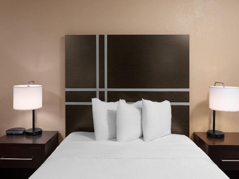 DOUBLE Accessible-Queen Size Bed — photo 4
