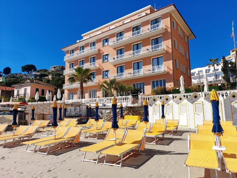 Land-gut-Hotel Golfo e Palme image