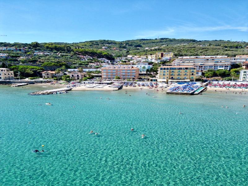 Land-gut-Hotel Golfo e Palme — exterior view