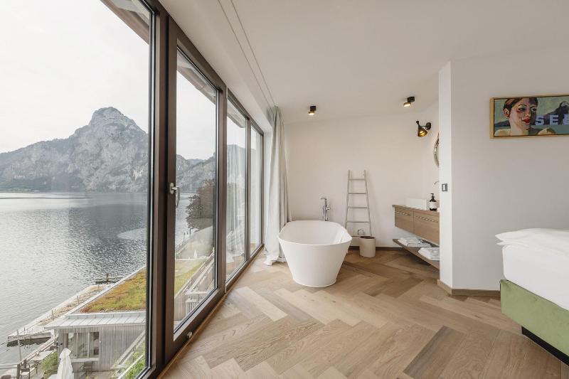 Traunsee image