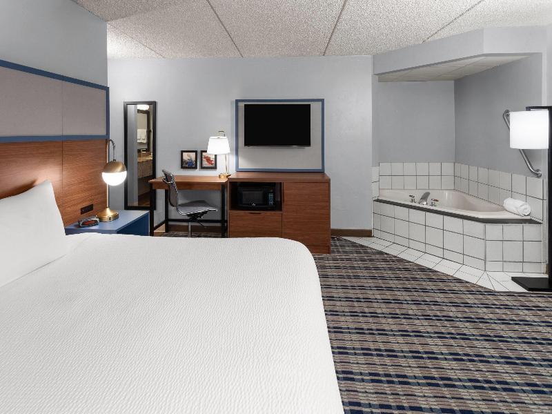 SUITE KING SIZE BED