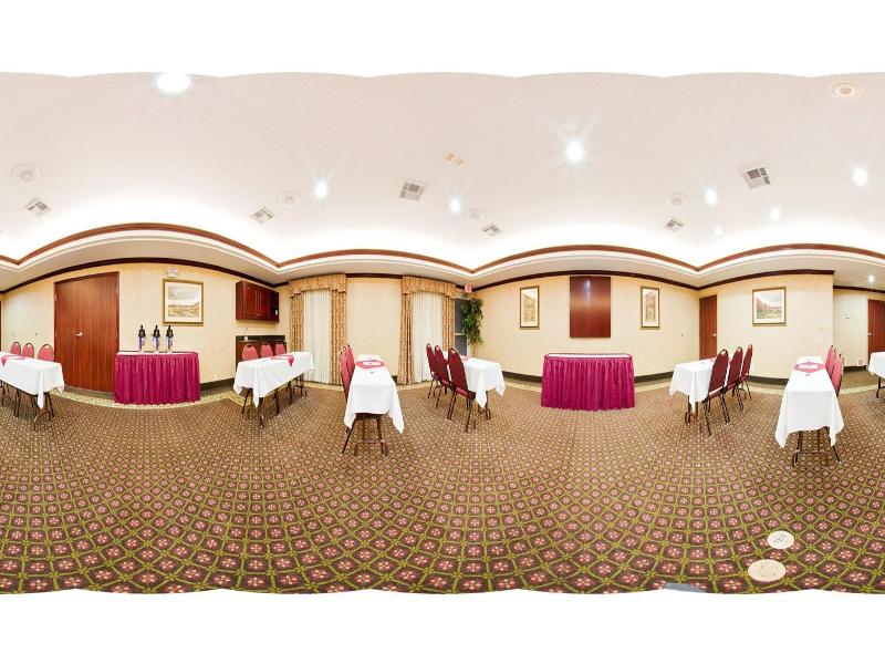 Holiday Inn Express & Suites Gainesville image