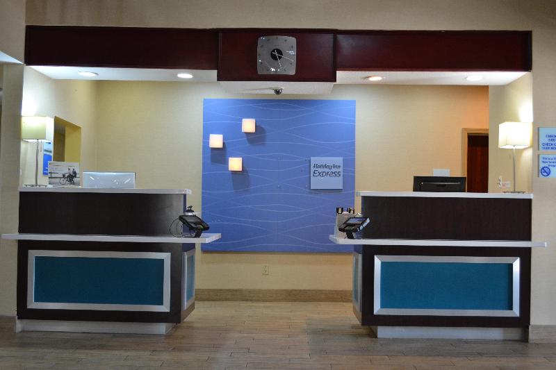 Holiday Inn Express & Suites Gainesville image
