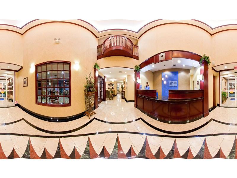 Holiday Inn Express & Suites Gainesville image