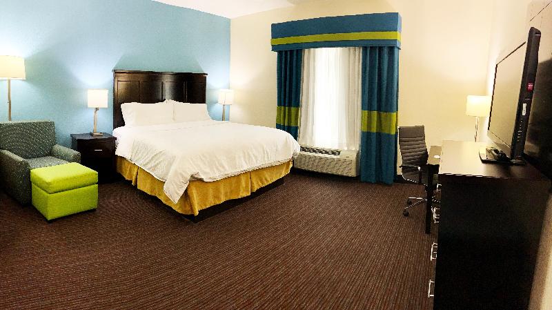 Holiday Inn Express & Suites Gainesville photo 11