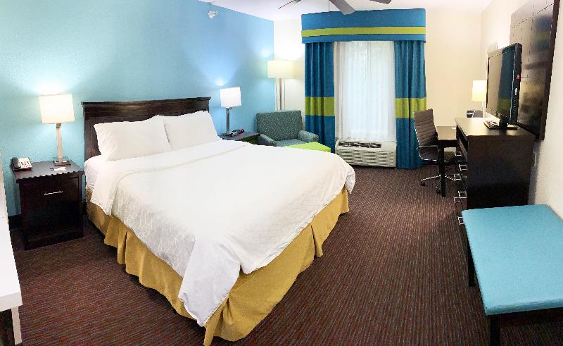 Holiday Inn Express & Suites Gainesville photo 14