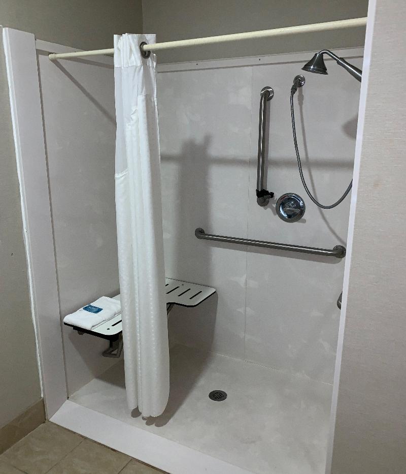 Holiday Inn Express & Suites Gainesville image