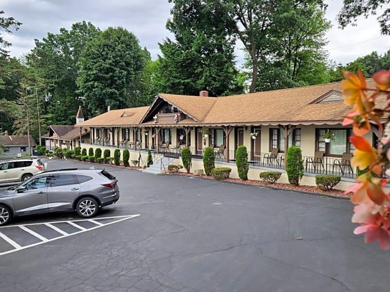 Alpenhaus Motel Queensbury image