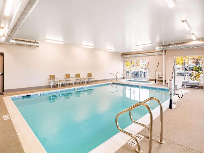 Country Inn & Suites by Radisson Flagstaff