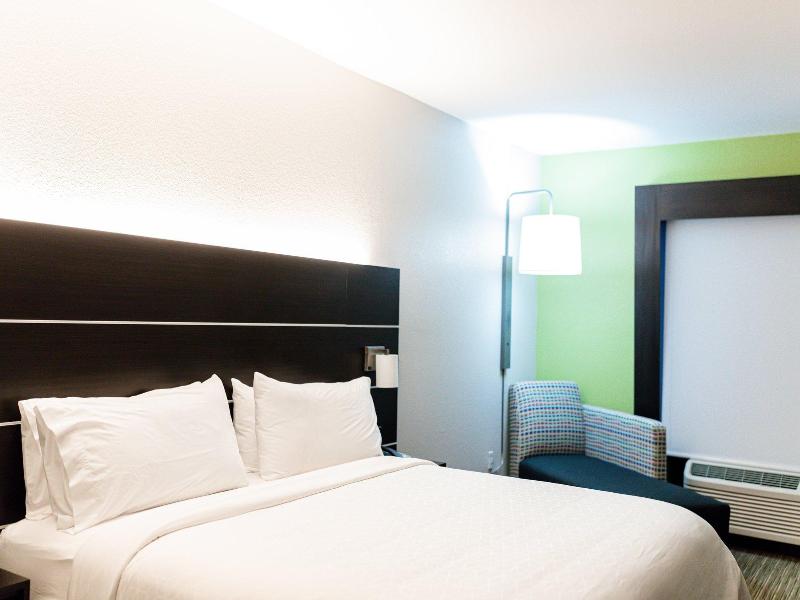 DOUBLE Accessible KING SIZE BED — photo 6