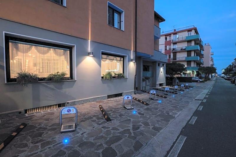 Villa Daniela image