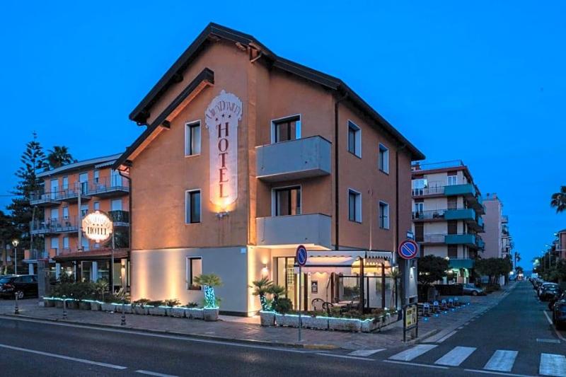 Villa Daniela image