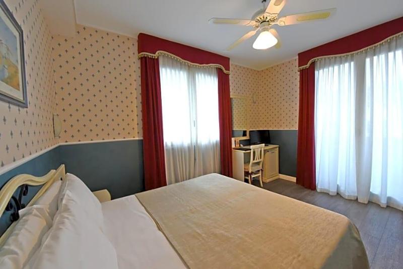 Villa Daniela image