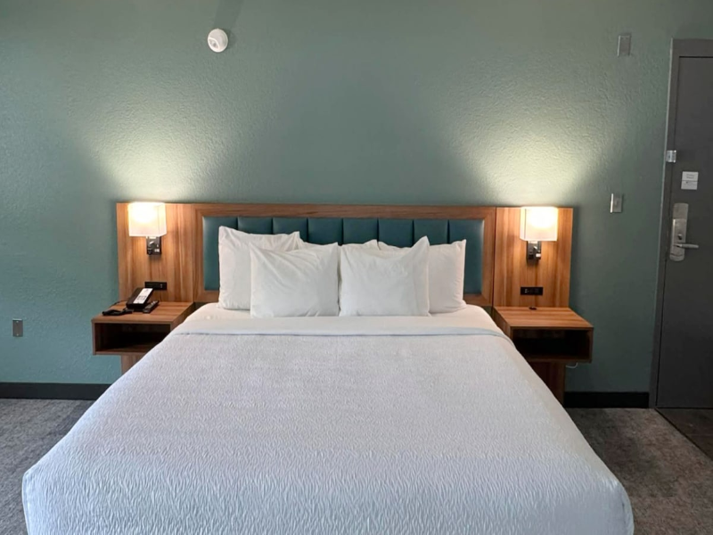 DOUBLE KING BED NON SMOKING
