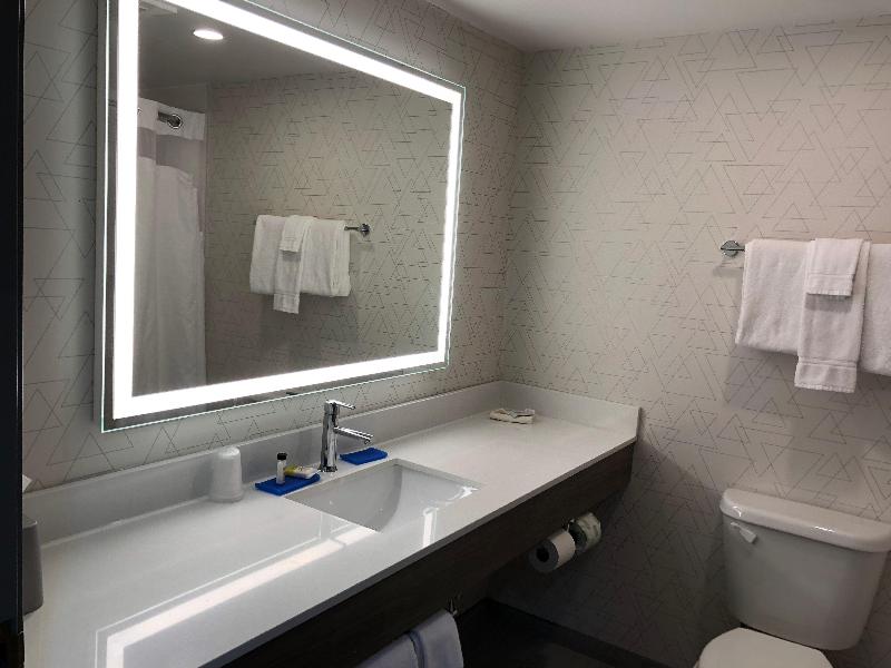 Holiday Inn Express & Suites Donegal By IHG image