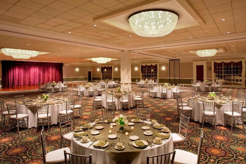 Sheraton Greensboro at Four Seasons image